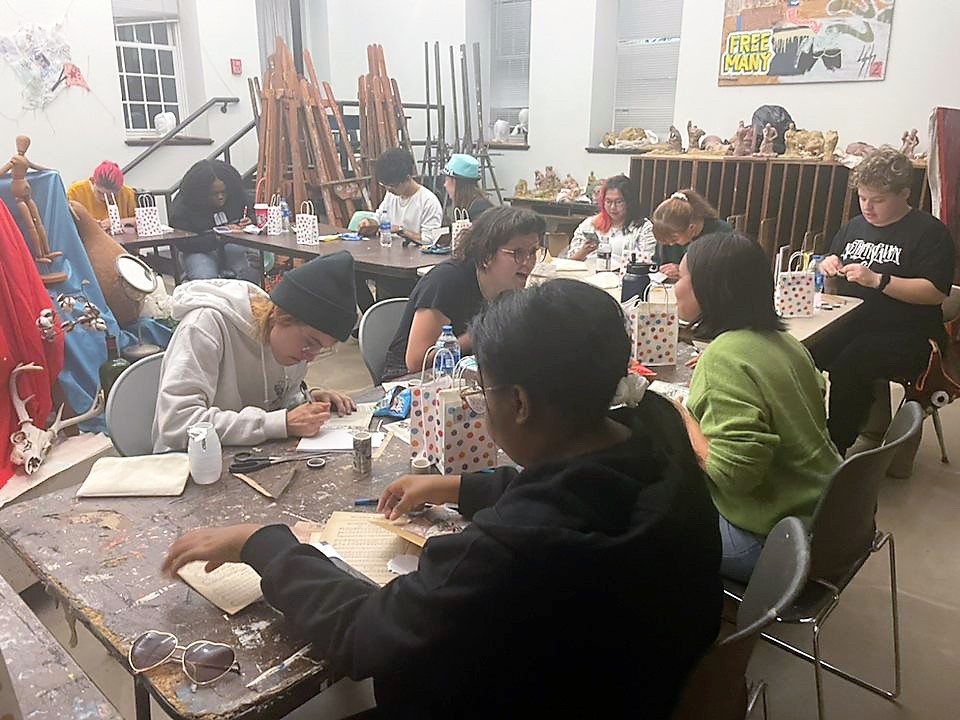 Oglethorpe students gather to participate in art projects sponsored by student group ArtFlow