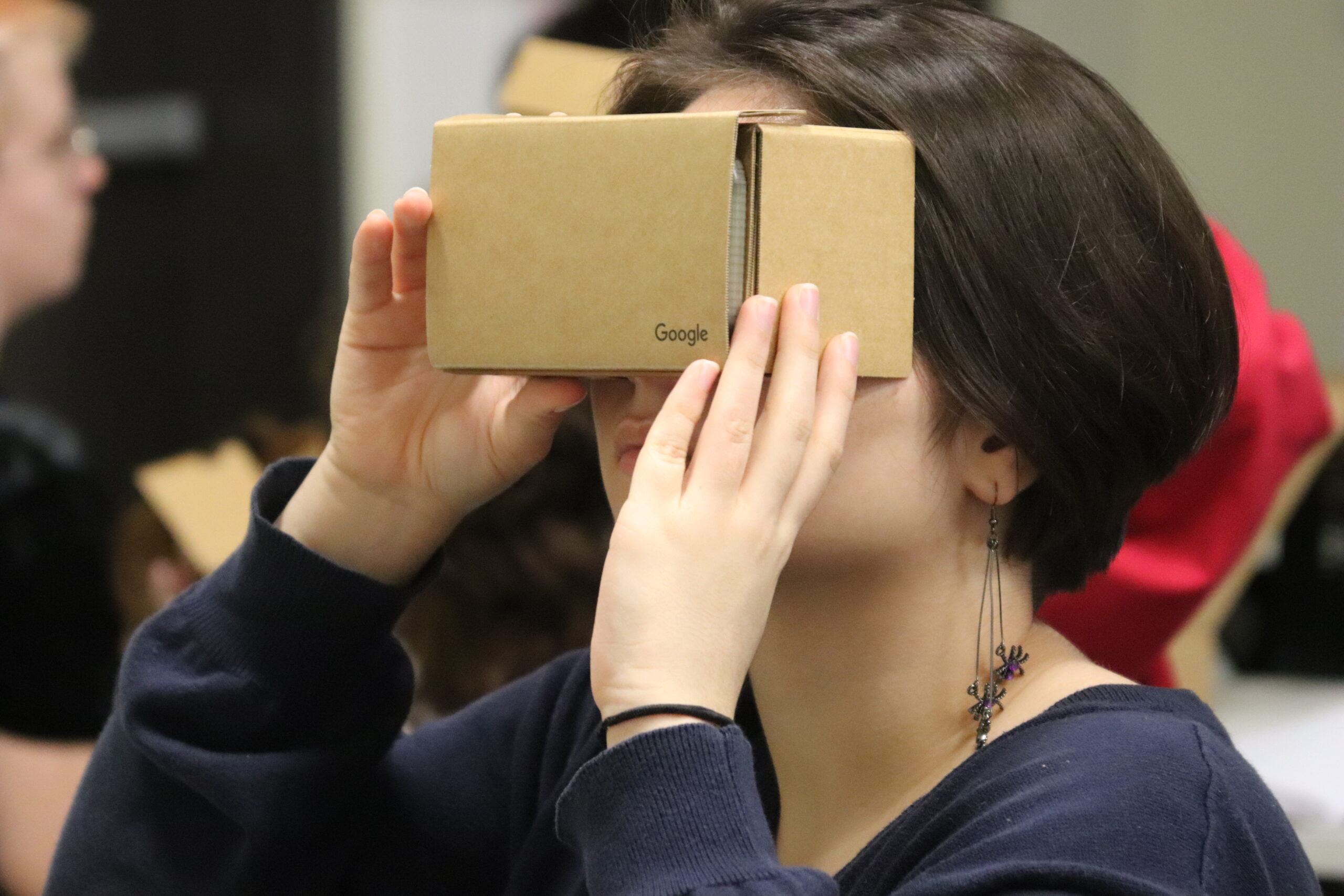 Student uses Google Glass to view the sphinx