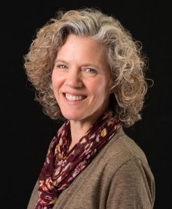 Lynn Gieger headshot
