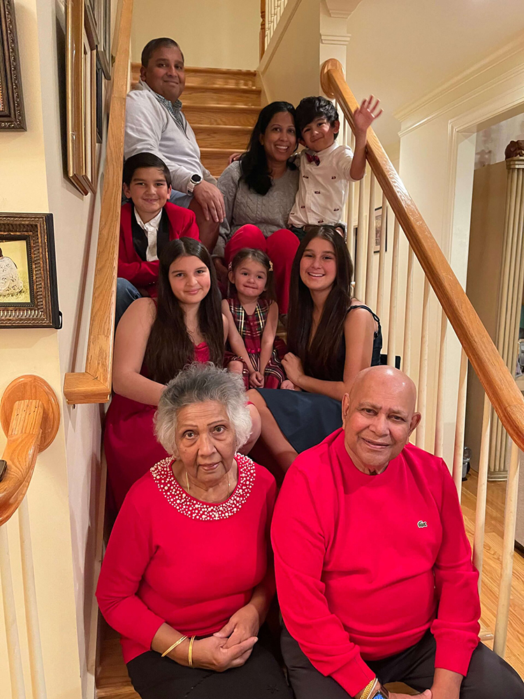 Harsinie Panditaratne '01 with her family