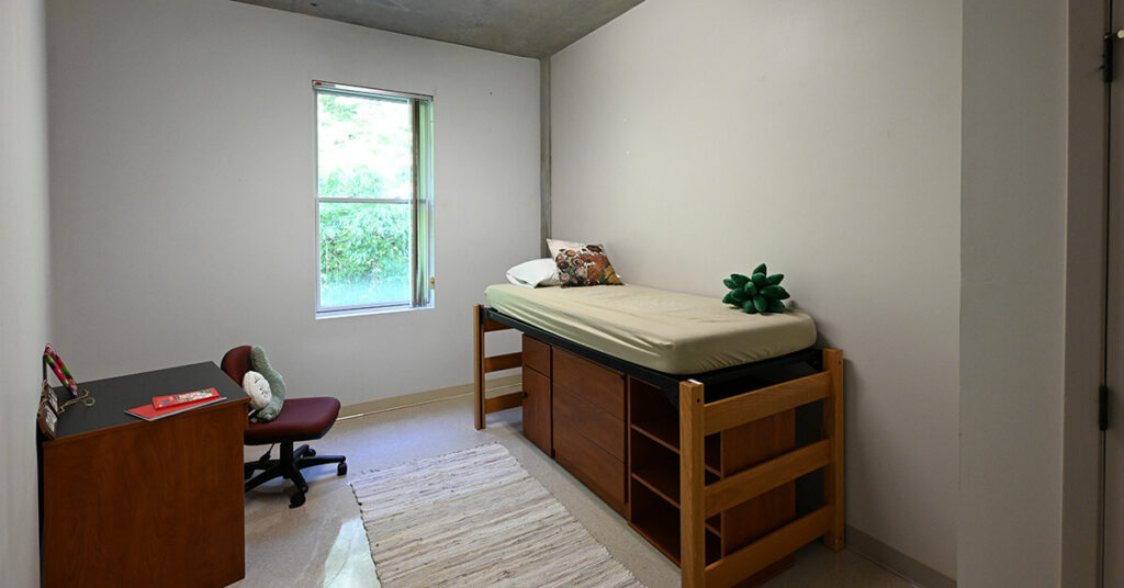 Individual bedroom in Jobe Hansen