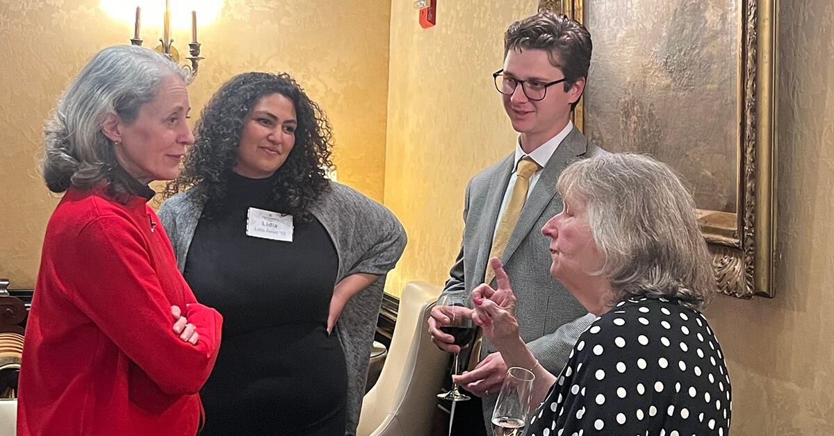 President McClymond speaks with a group of alumni in Washington, DC.