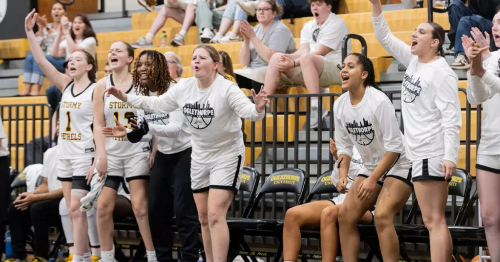 Women's basketball players